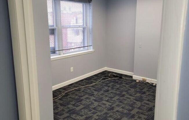 2115 N CHARLES 3 LEVEL OFFICE PARK ST