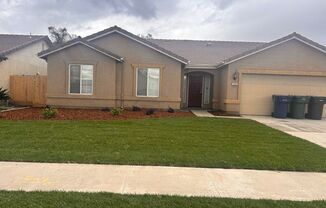 Great home for rent in Tulare!