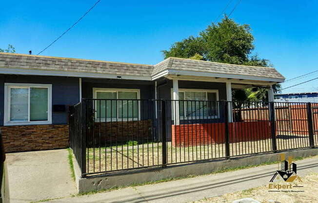 697 SANTIAGO AVE