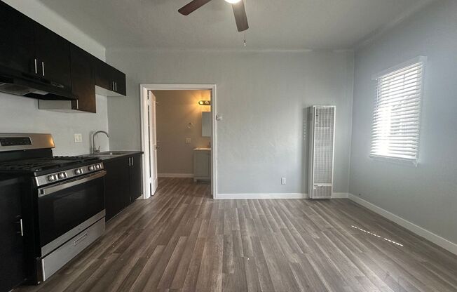 Studio, 1 bath, 425 sqft, $1,316, Unit 07
