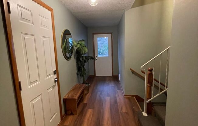 1305 E Scovill