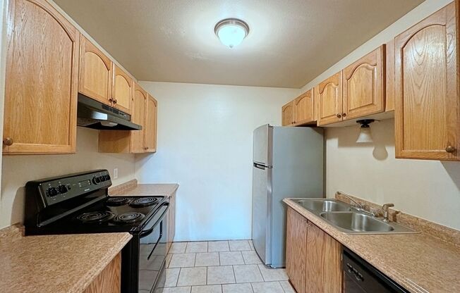 2 beds, 1.5 baths, $1,050, Unit Unit B