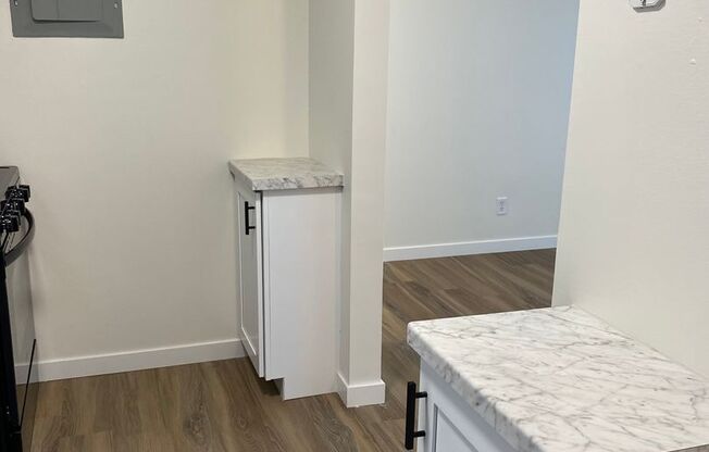 1 bed, 1 bath, 450 sqft, $1,300, Unit 2514-0532