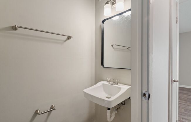 3 beds, 2.5 baths, 1,490 sqft, $1,650, Unit 5402