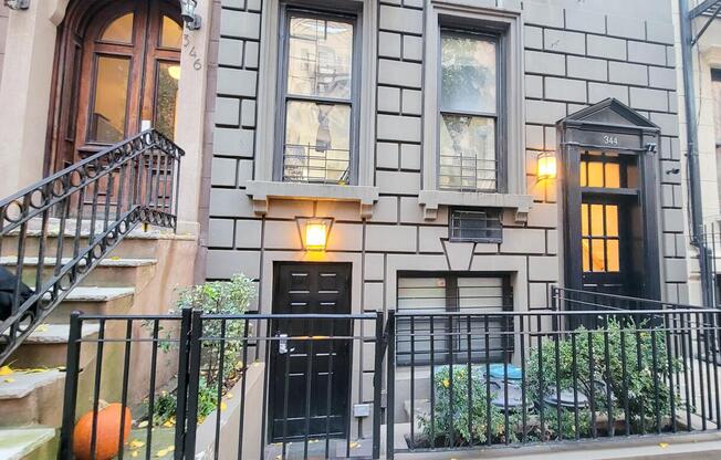 344 E 51 ST
