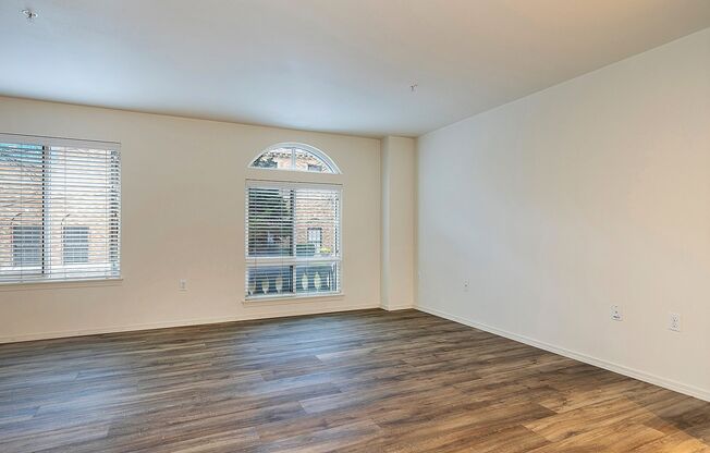 Studio, 1 bath, 585 sqft, $1,395, Unit 2-D