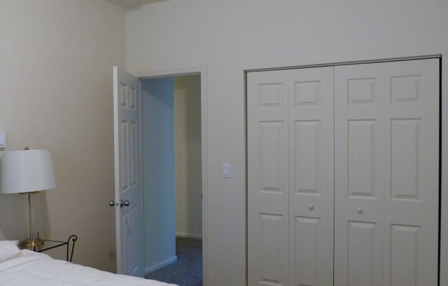 2 beds, 1 bath, $1,445, Unit 1869-2