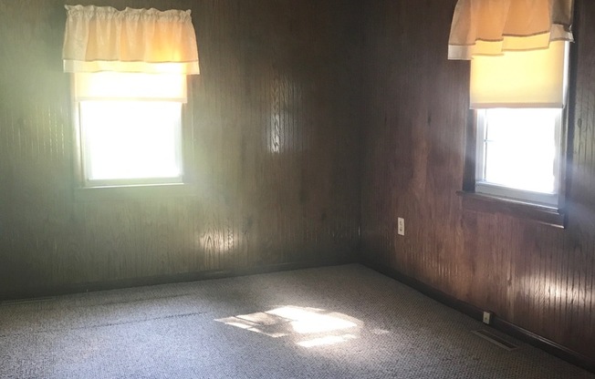 3 beds, 1 bath, $1,695