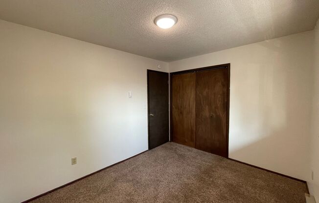 2 beds, 1 bath, 714 sqft, $1,050, Unit 12