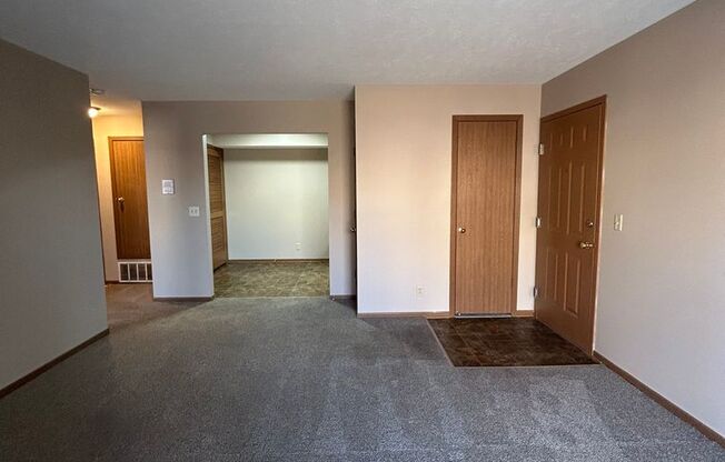 Southwinds Apts. (4740 Virginia St.)