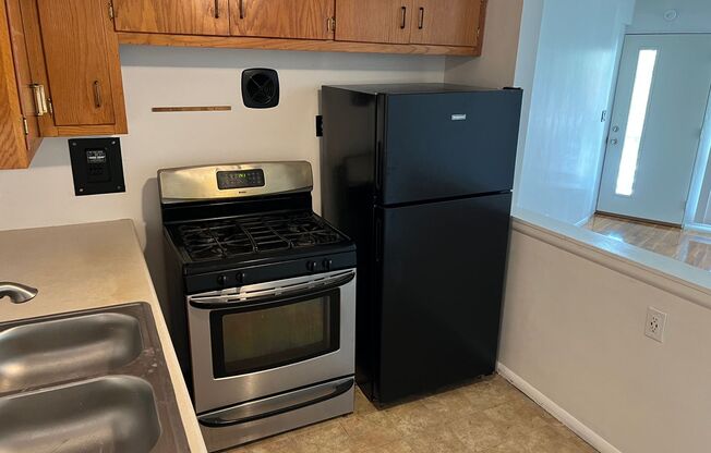 1 bed, 1 bath, 750 sqft, $795, Unit #80