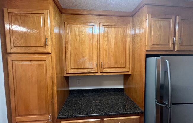 2 beds, 1 bath, 860 sqft, $1,895, Unit 2W