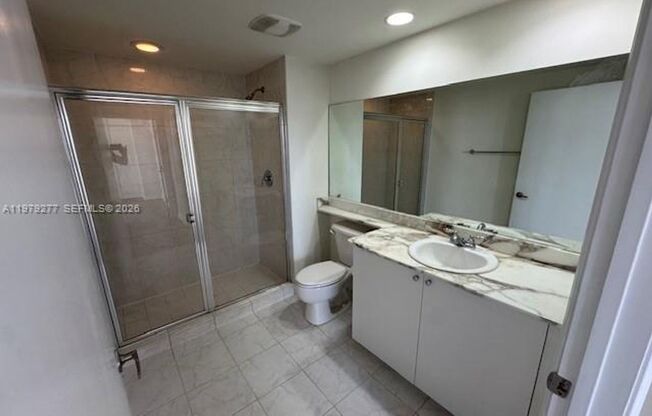 3 beds, 2 baths, $3,500, Unit UNIT 914