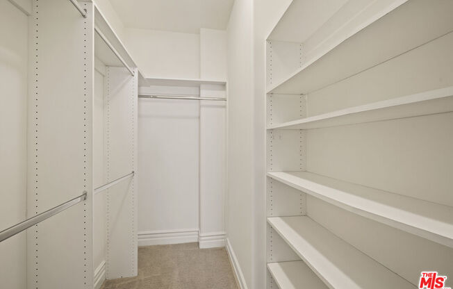 2306 Fox Hills Dr Apt 302