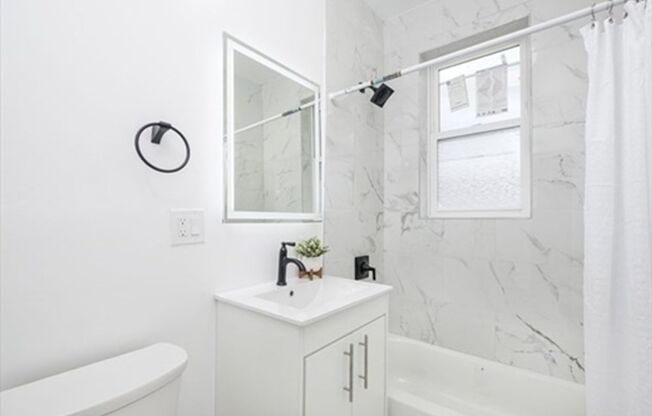 2 beds, 1 bath, $2,900, Unit # 20