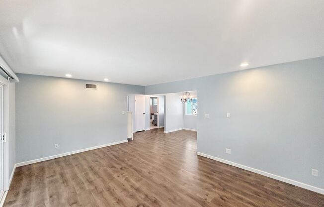 Stunning 3BD/1.5 BA W/ Attached Garage & Private Pool in Lake Murray