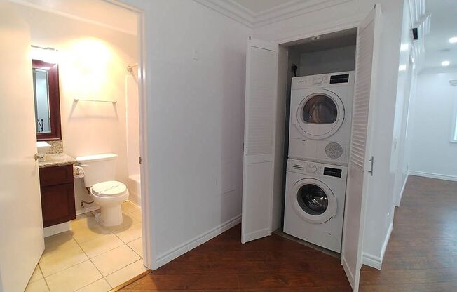 2 beds, 2 baths, 960 sqft, $2,950, Unit 202