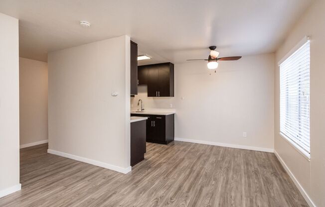 2 beds, 1 bath, 830 sqft, $1,950, Unit 16