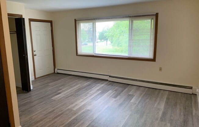Studio, 1 bath, $725, Unit 08