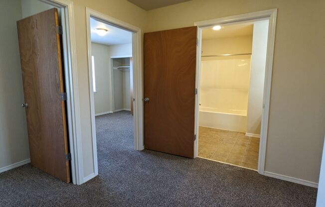 3 beds, 2 baths, 1,180 sqft, $1,695, Unit B303