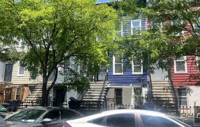 1195 SAINT MARK'S AVE