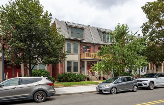 2620-2626 W Grace St