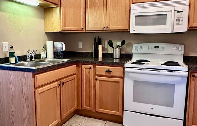 1 bed, 1 bath, $1,550, Unit 4