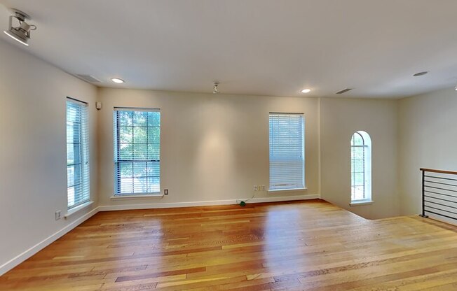 4402 BUENA VISTA ST