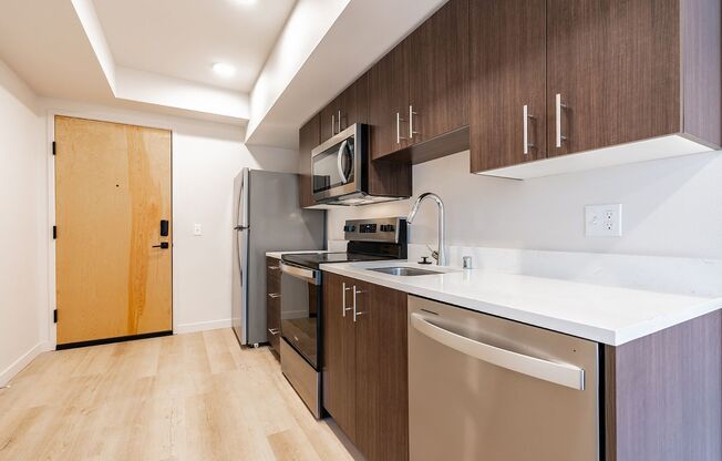 Studio, 1 bath, 284 sqft, $1,182.18, Unit 624