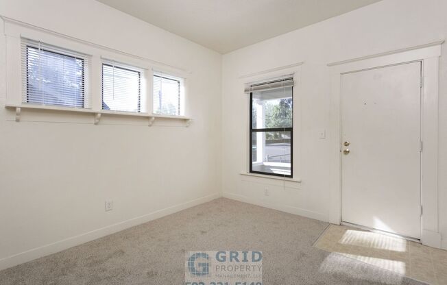 2 Bedroom Home Available in Southeast Portland - Large Lot - Detached Garage