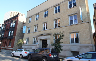 617 W Drummond Pl
