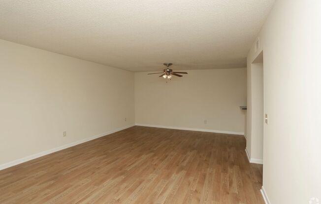 2 beds, 2 baths, 1,087 sqft, $1,100, Unit 1255