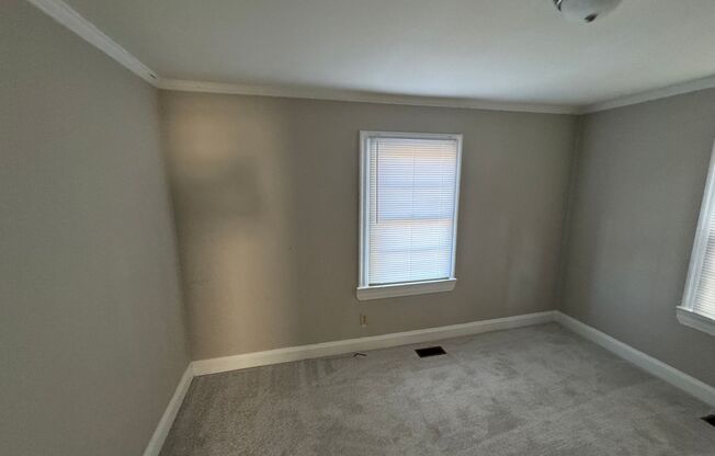 3 beds, 1 bath, $1,050