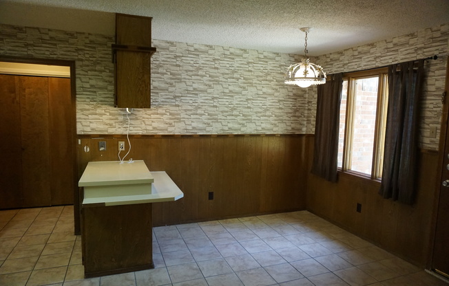 3 beds, 2 baths, 1,568 sqft, $1,395, Unit 7904 Aberdeen B
