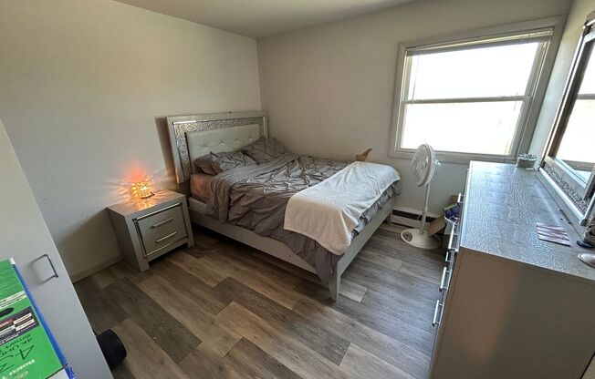 2 beds, 1 bath, $1,395, Unit 103