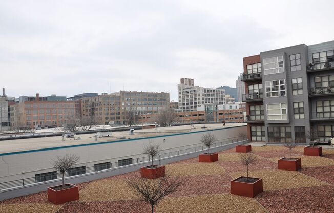1 bed, 1.5 baths, 1,050 sqft, $1,975, Unit 307
