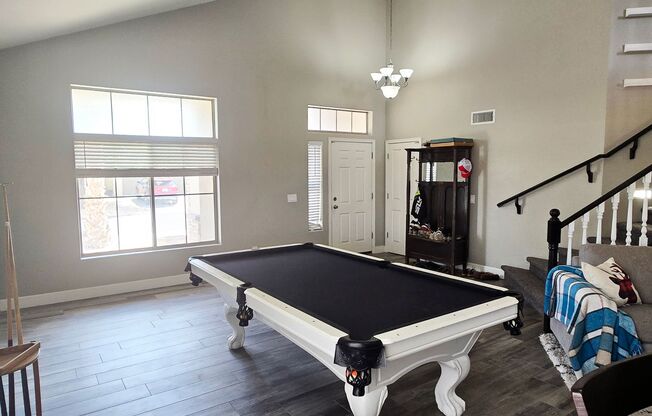 2 story 3-bed, 2-bath home in San Tan Valley!