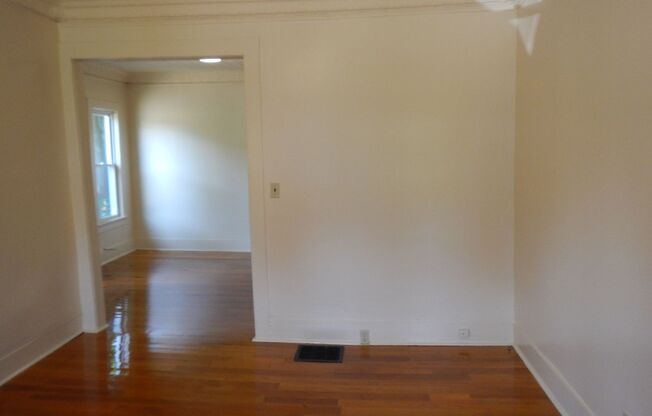 558 Columbus Ave - Available 6/1/25 Free Laundry, Granite, Counters, Hardwoods