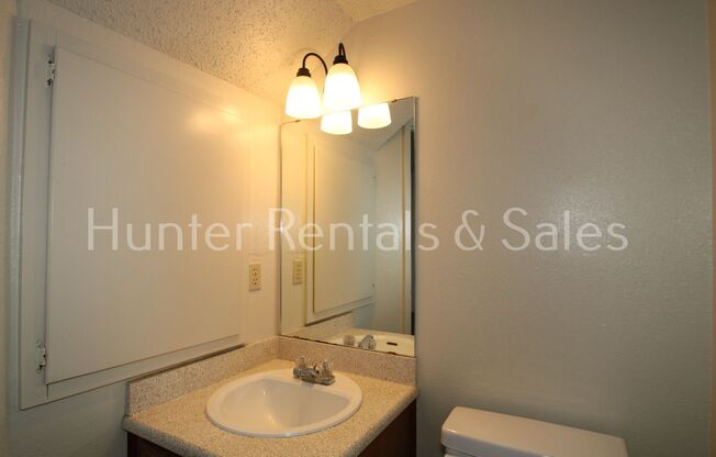 2 beds, 1.5 baths, $725