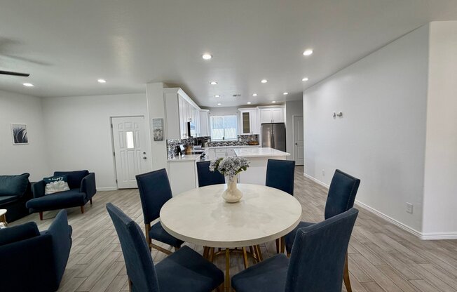 6745 N 53 DR