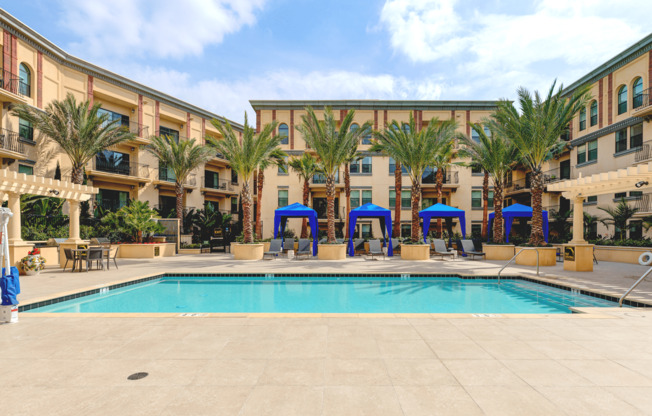 a pool outside of a building