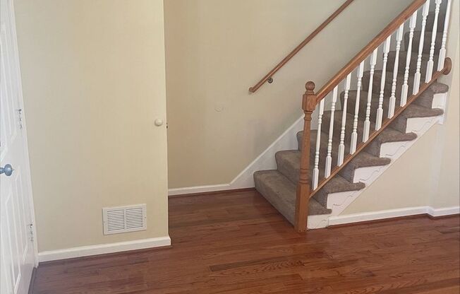 Charming 2 Bedroom Townhome in Dundalk!