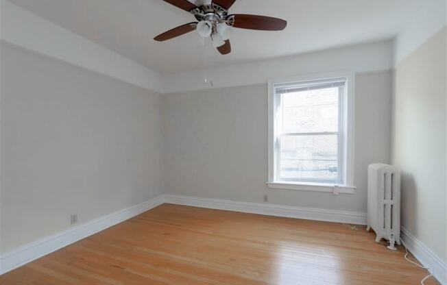 4435 North Greenview Ave.