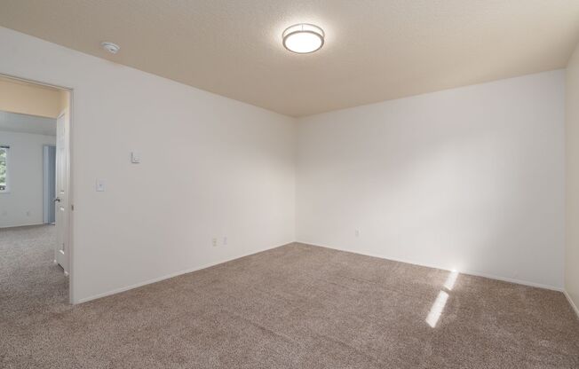 1 bed, 1 bath, 674 sqft, $1,350, Unit 858