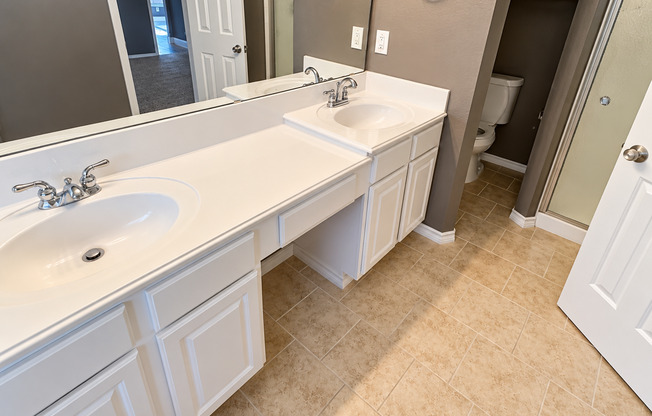 3 beds, 2 baths, $2,400