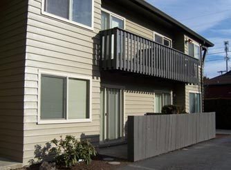 Close-in SE: Garden Level 1 Bdr w/ DW, Private Patio, & Parking!