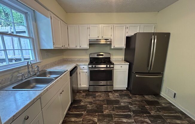 MORE PICTURES COMING SOON! Spacious 3 Bedroom 3.5 Bathroom Townhome