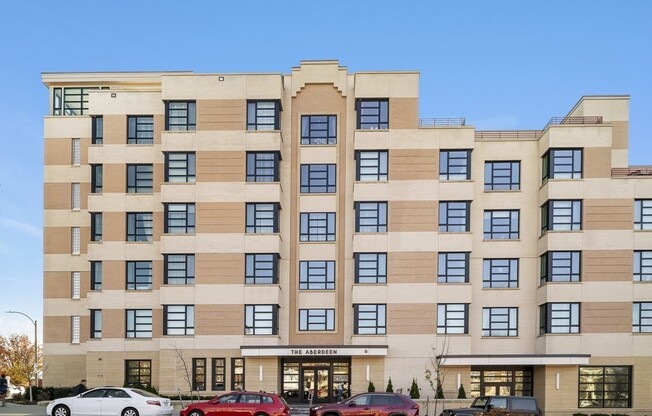 3 beds, 2 baths, 1,440 sqft, $6,300, Unit 606