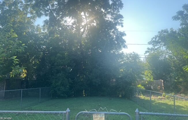 607 N Elm #B Arlington, Texas 76011