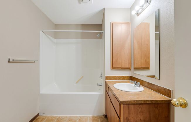 2 beds, 2 baths, 1,015 sqft, $1,450, Unit 1204-301